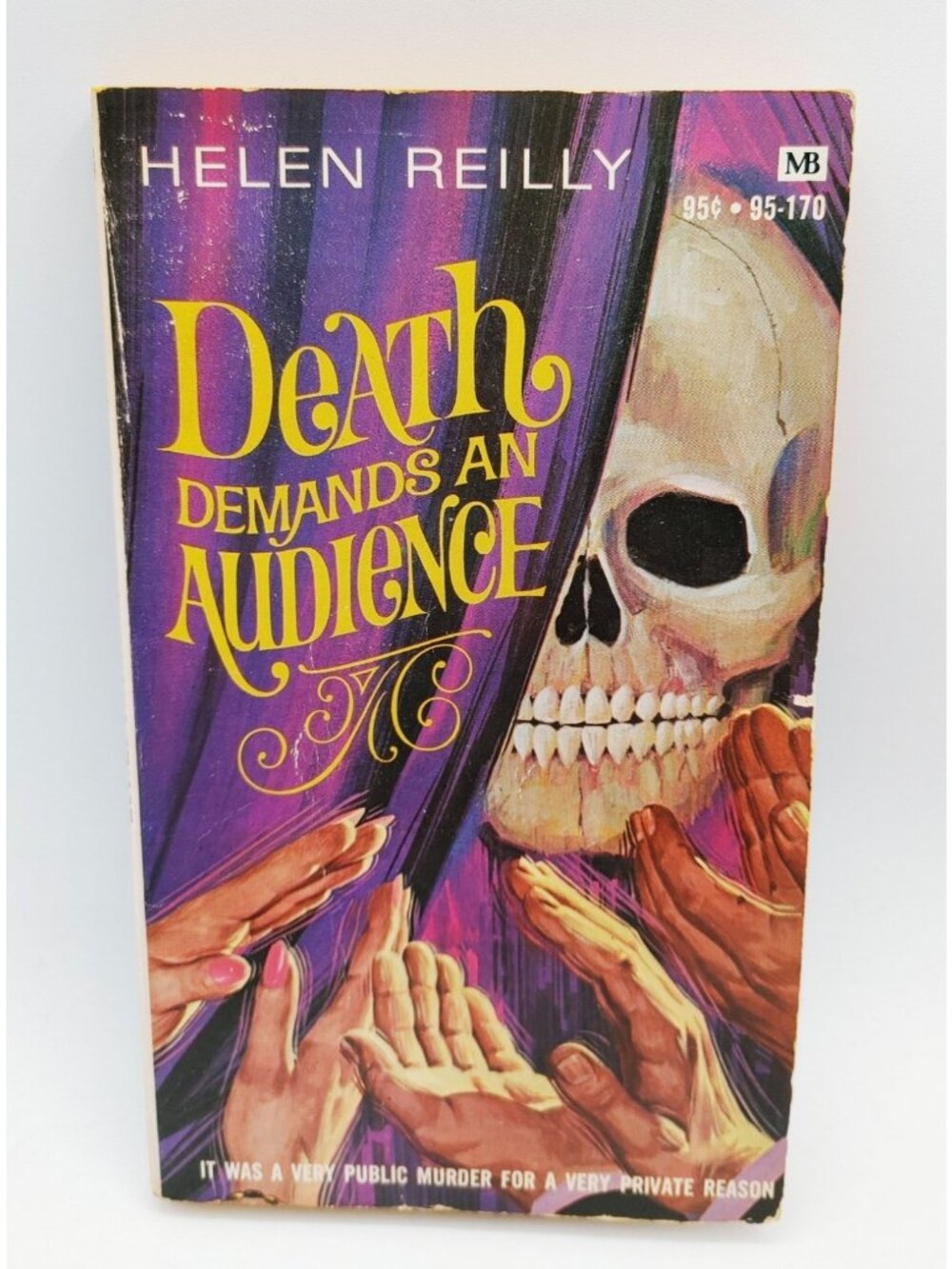 DEATH DEMANDS AN AUDIENCE by Helen Reilly (1971) Macfadden mystery paperback